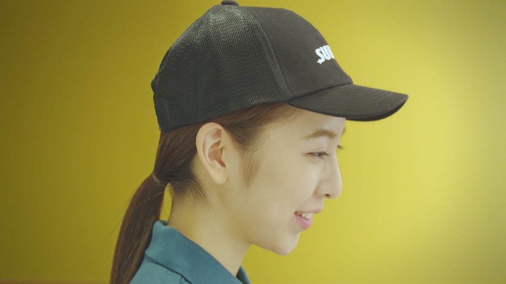 横顔は姉と似ている？