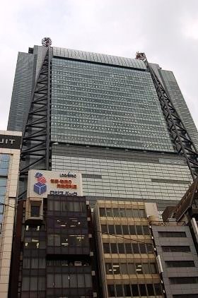 「利益供与」報道の「スッキリ！！」上重アナ　表情硬く沈黙、「スッキリしない」のブーイング