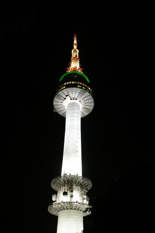 韓国経済の先行き「長いトンネル入り」　成長率低下、政府も「打つ手なし」