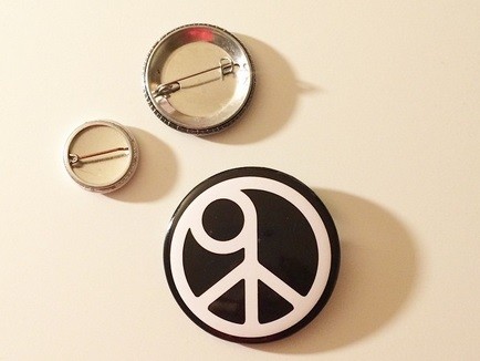 壇蜜が「憲法9条バッジ」付けてTV出演　彼女は本当に「護憲派」だったのか