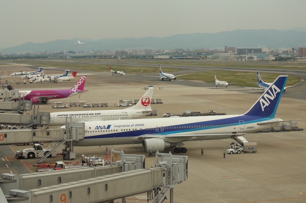 全国からAKB48グループのメンバーが福岡に集まった（写真は福岡空港）
