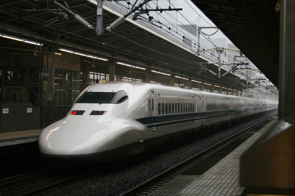 新幹線の車内を撮影したツイートが議論を呼んでいる（写真はイメージ）