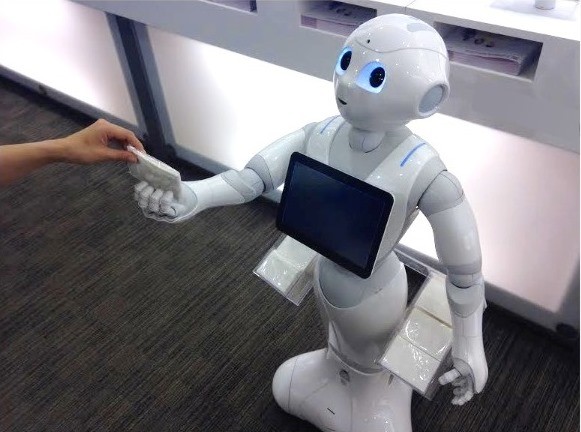 外国人から見て日本が優れているものは？　電通調査で「ロボット工学」がトップに