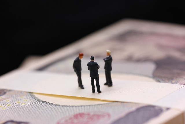 役員報酬1億円以上、過去最高411人、ゼンショーなど赤字企業でも大盤振る舞い