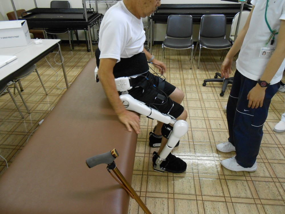 横浜の長田病院ではリハビリでロボットを使用
