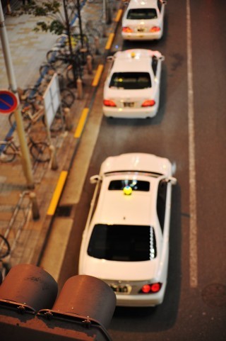 猛暑でタクシーが止まらない？　「化粧くずれイヤ」「歩きたくない」「涼みたい」・・・