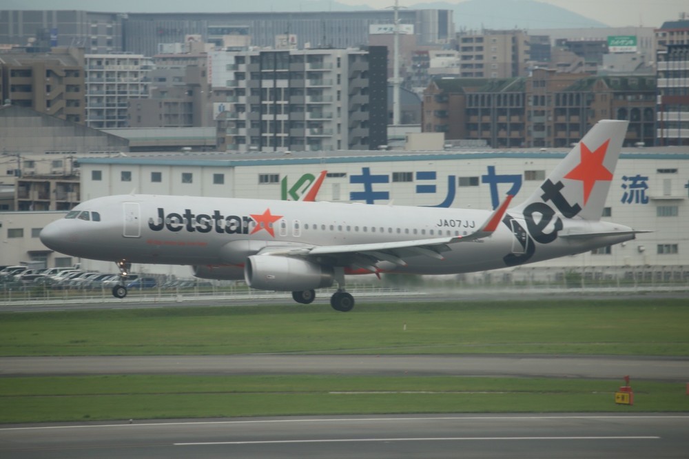 ジェットスター・ジャパンのパイロット2人が乗務停止1週間の処分を受けた