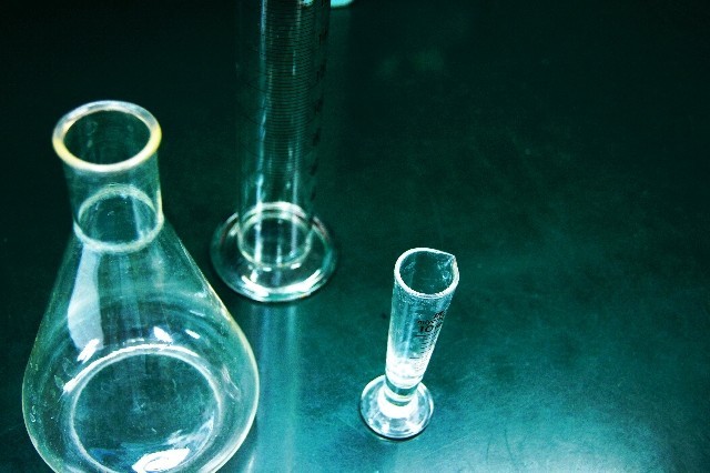 武蔵村山市の「BSL4」ようやく稼働　室内は24時間カメラで監視