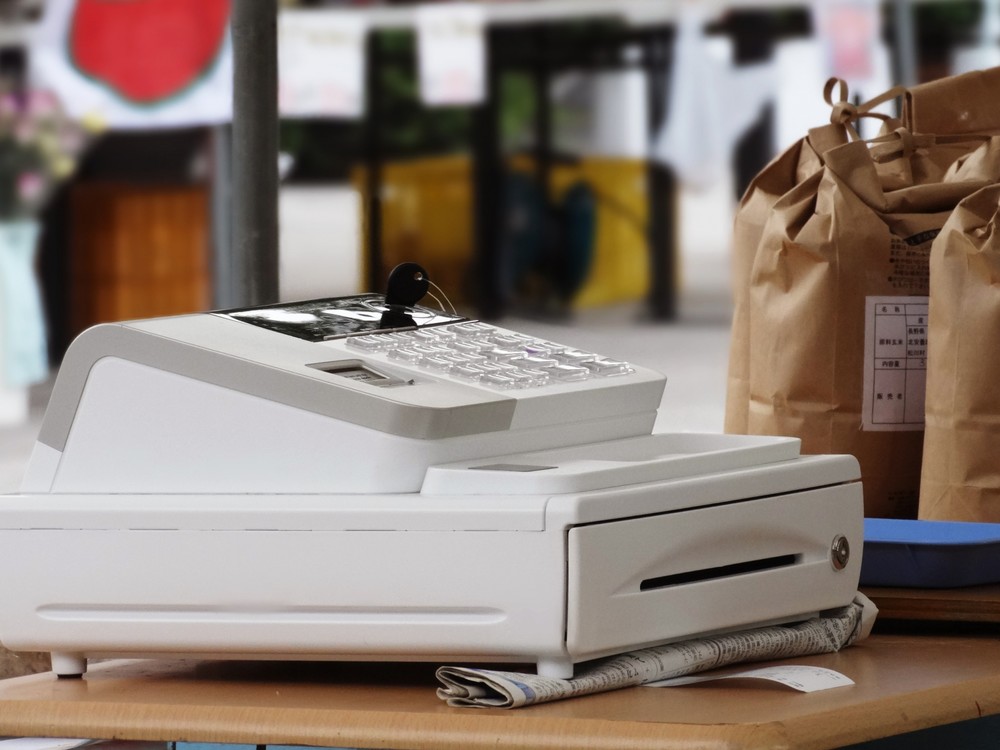 「パンが濡れていた」と言いがかり付け30万円詐取　「クレーム詐欺」とは一体どんな手口なのか