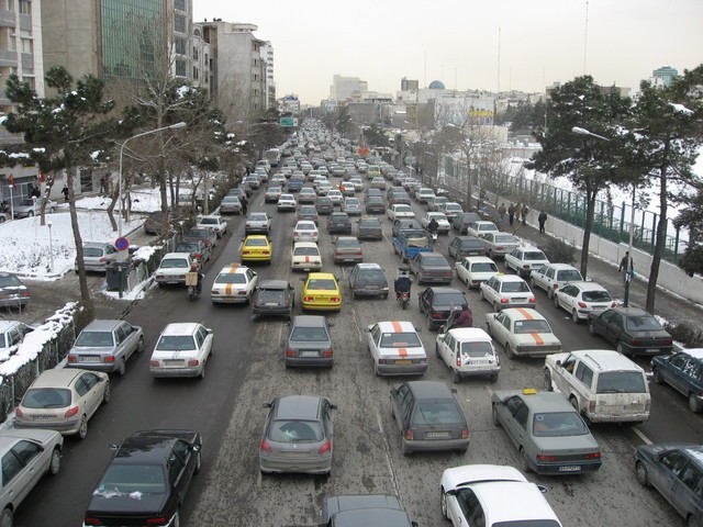 制裁解除にらみ、イランとようやく「投資協定」の日本　欧米に出遅れ、挽回策は官民一体の「中東詣で」