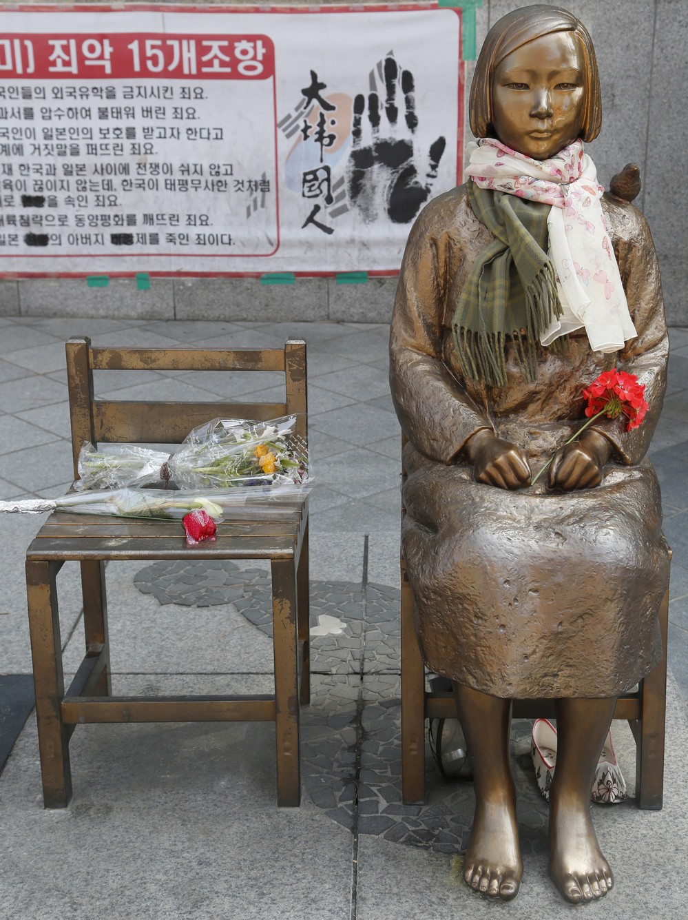 韓国政府は慰安婦像の設置は「民間がやった」と主張している（写真：Lee Jae-Won/アフロ）