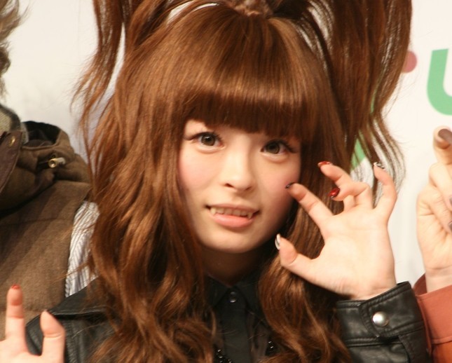 きゃりー「信じられないし悲しすぎる」　仏同時多発テロ、芸能人が相次いで犠牲者を追悼