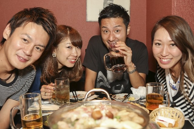 「牛乳飲むと胃に膜できる」は本当か　お酒の飲み方、8つの「真実」（前編）