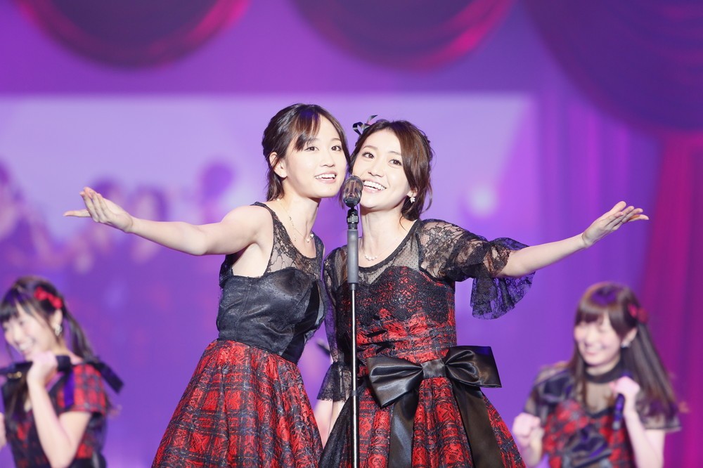 前田敦子、大島優子が「1夜限り」センター復活　AKB10周年記念イベントで「老舗オタク」と久々の再会　