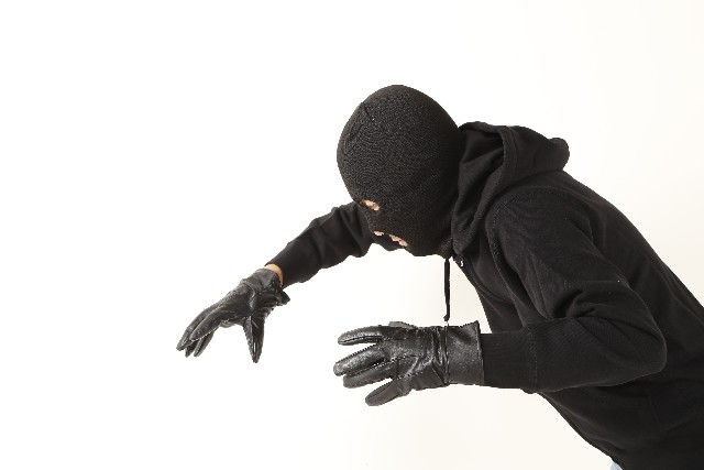 「盗ッ人たち！気分はいかがかな...」　元山口組ブログ組長が「10億円」自宅盗難をFBで実況中継