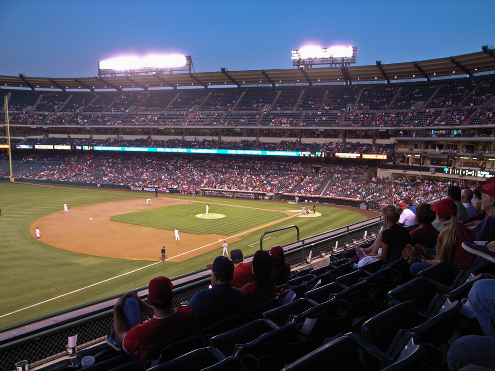 岩隈が最後にマリナーズと「再契約」したのはなぜか　「合意」を覆したドジャースと広島・黒田の「存在」