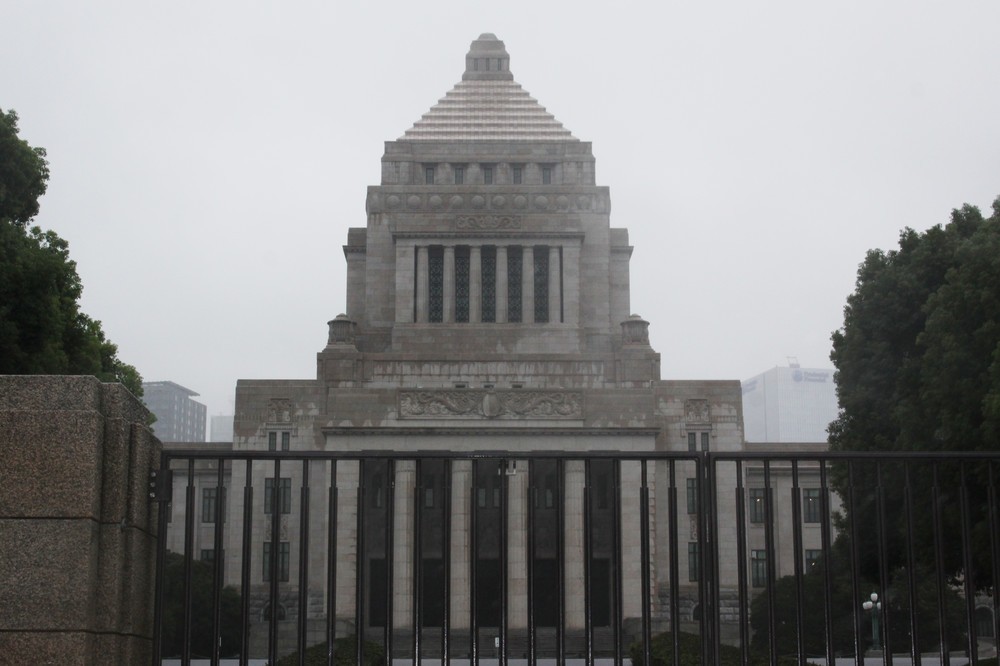 「政権交代」のためなら「かわりばんこ」「くじ引き」もOK？　茂木健一郎氏の主張は「民主主義の否定」なのか