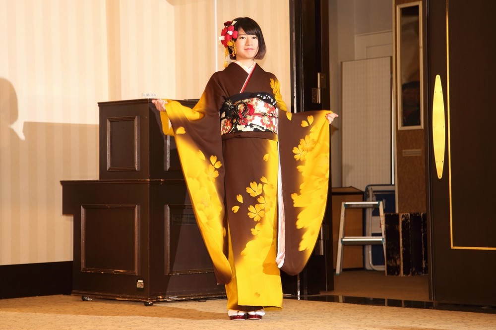 竹内美宥さんは「昨日までスタッフさんに、新成人メンバーだということを忘れられていた」そうだ