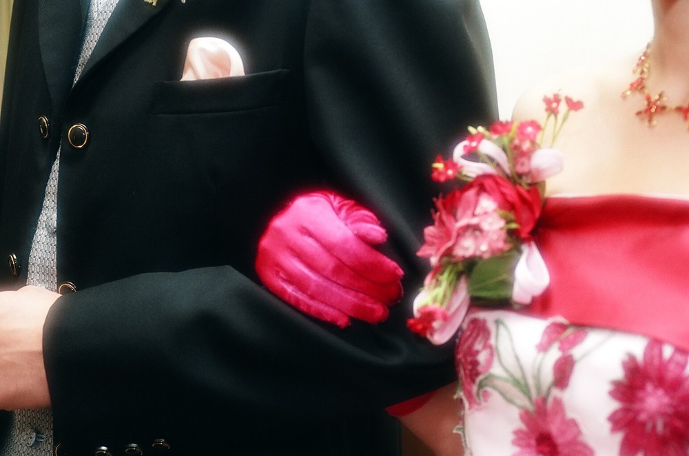 CDはOKなのに「ダウンロード音源」はだめ　結婚披露宴でお目当ての曲が流せないカラクリ