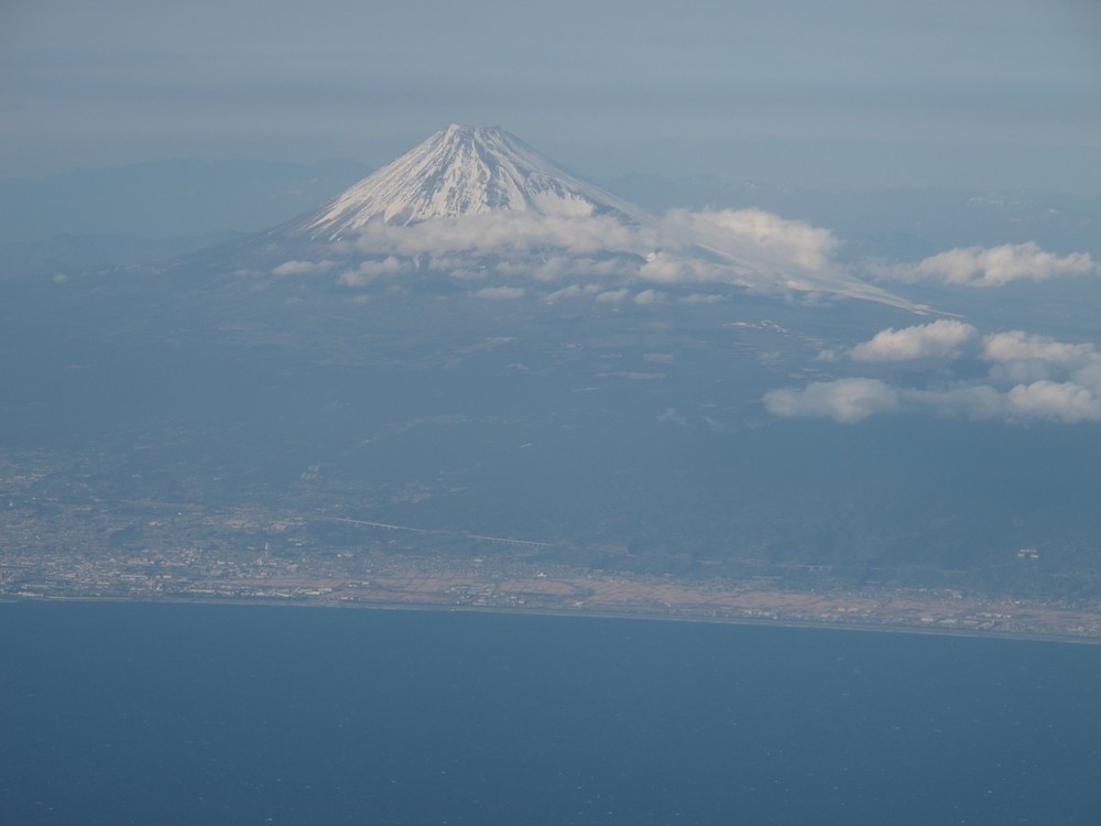 静岡市のヘリは静岡県の要請を受けて富士山で救助活動を行った