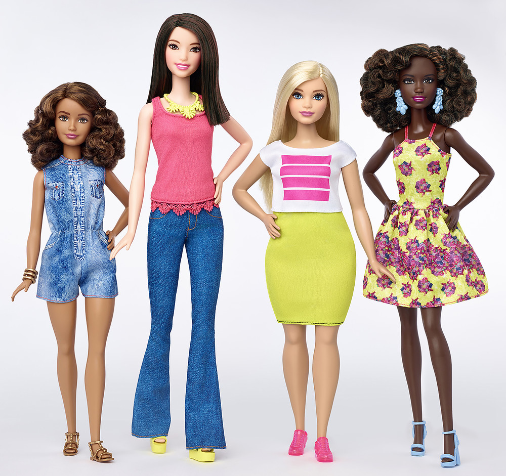 Meet the new Curvy Barbie. Toymaker Mattel rolled out its latest version so its classic doll including fuller-figured models. Other new dolls include Petite and Tall Barbies in a variety of skin tones, hairstyles and fashion styles. （提供：Mattel/Splash/アフロ）