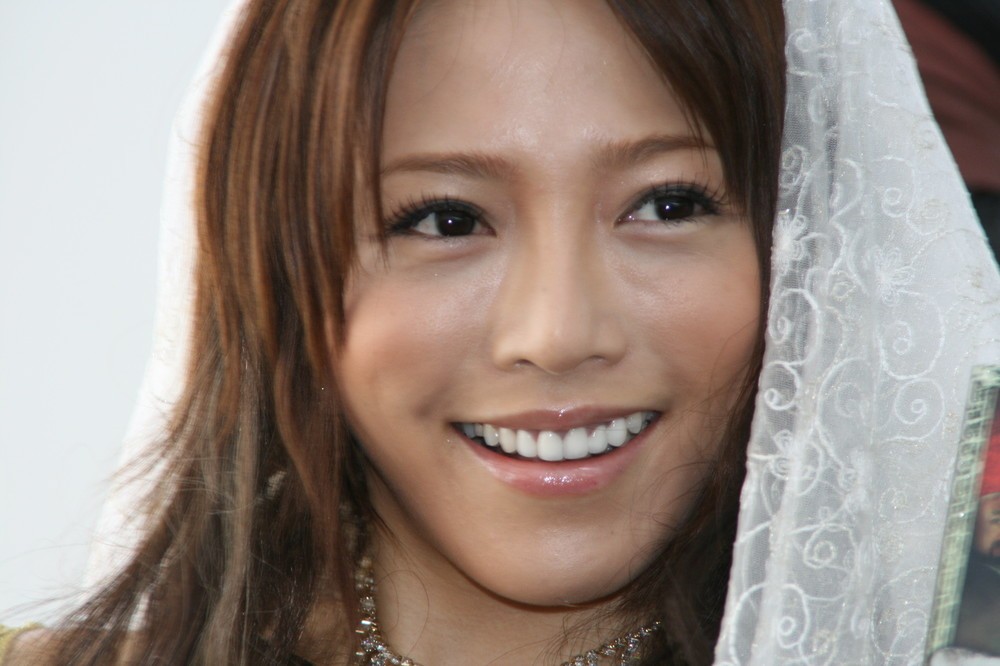 釈由美子「地獄に突き落とされた」「筆舌に尽くしがたい悲しみ」　超「意味深発言」連発に「憶測」が急拡大