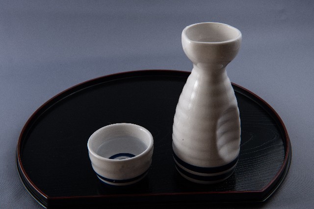 「寝酒でグッスリ」にだまされるな　酔うほどに睡眠の質が悪くなる