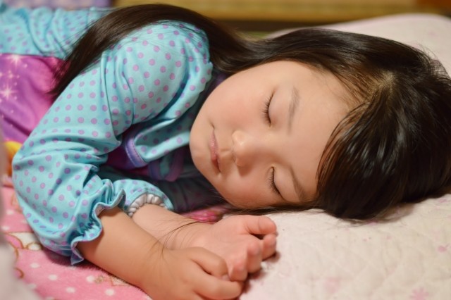 「寝る子は風邪をひかない」は正しかった　寝不足になると体に起きる変化とは