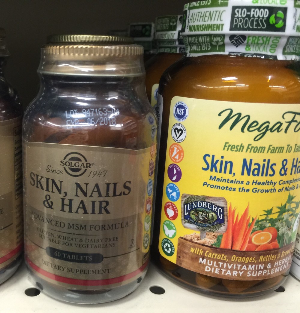 最初はこの「Skin, Nails & Hair」を見に行きました