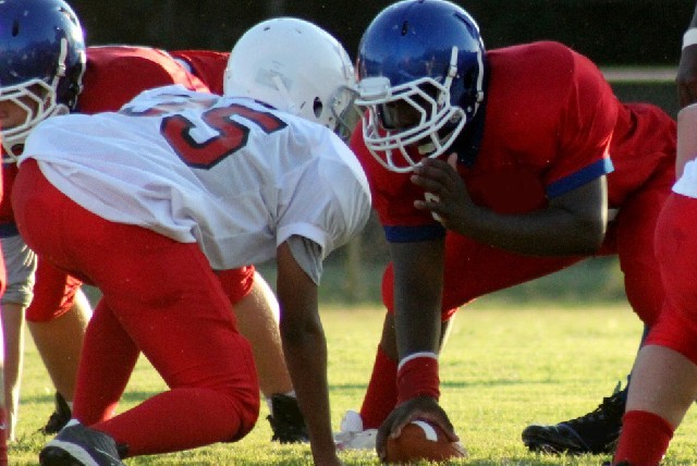 米アメフット選手の4割以上が脳に障害　最大人気スポーツを揺るがす「危険な証拠」