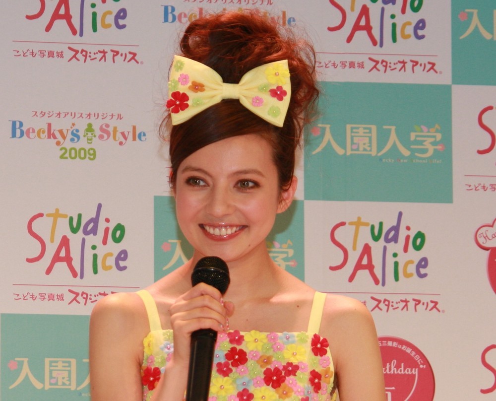 ベッキーが「BS収録前に取材対応」へ　「吉と出るか凶と出るか」大予測
