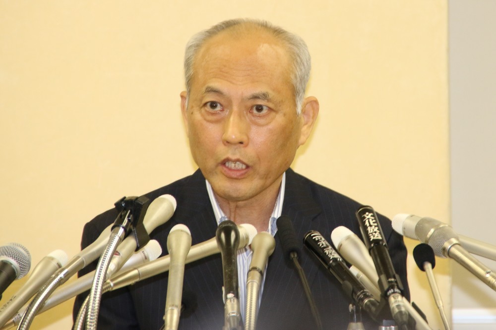 都議会自民党が舛添氏に「助け舟」 「追及のふり」でガス抜きに協力？