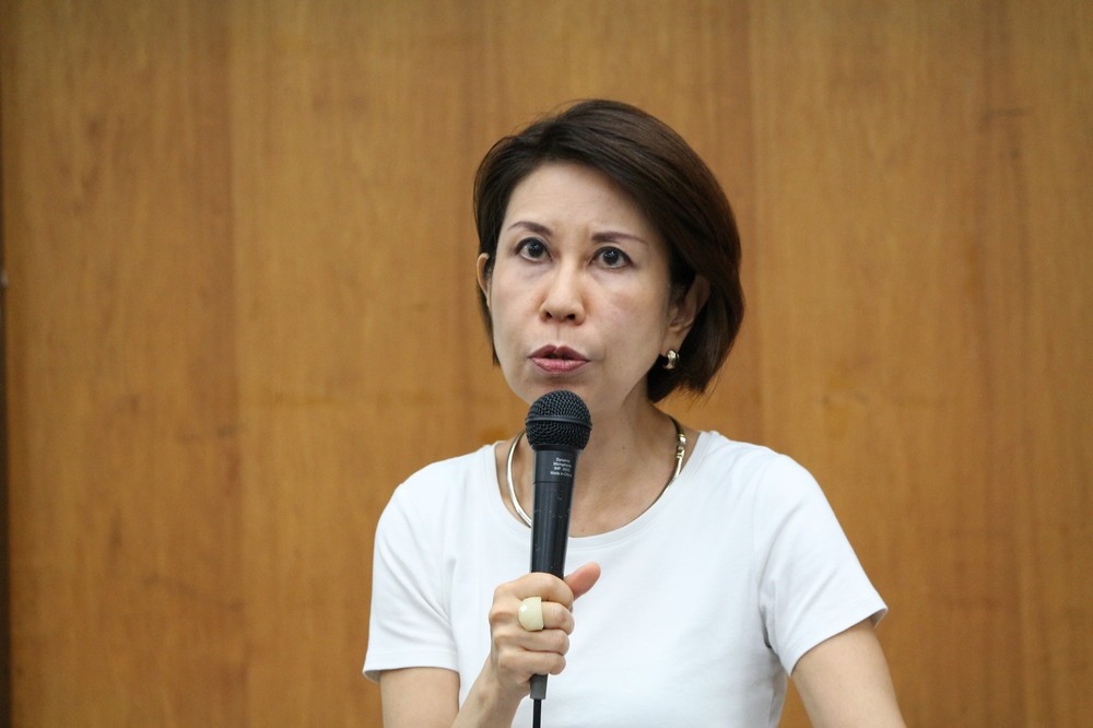 小田切紀子教授は、海外の事例もまじえて説明（16年6月11日撮影）