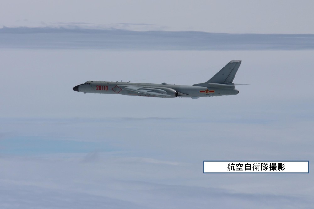 東シナ海での中国機に対する自衛隊機のスクランブル発進が相次いでいる（写真は航空自衛隊が15年5月に撮影）