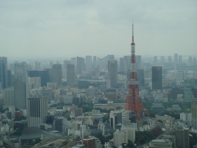 梅雨時の頭痛は気のせいじゃない　ツボ刺激と食べ物でしっかり対策