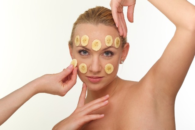 自由の国フランスには「毛をそらない」自由　16歳マドモアゼルの革命ツイートに賛否殺到