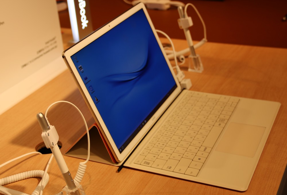 厚さ6.9mmのスッキリボディ