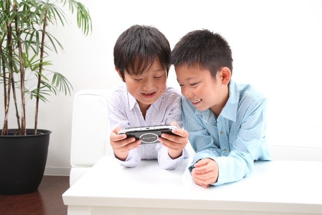 ゲームやり過ぎの子は手首手術も　怖い「ゲーマー親指」防ぐ方法は