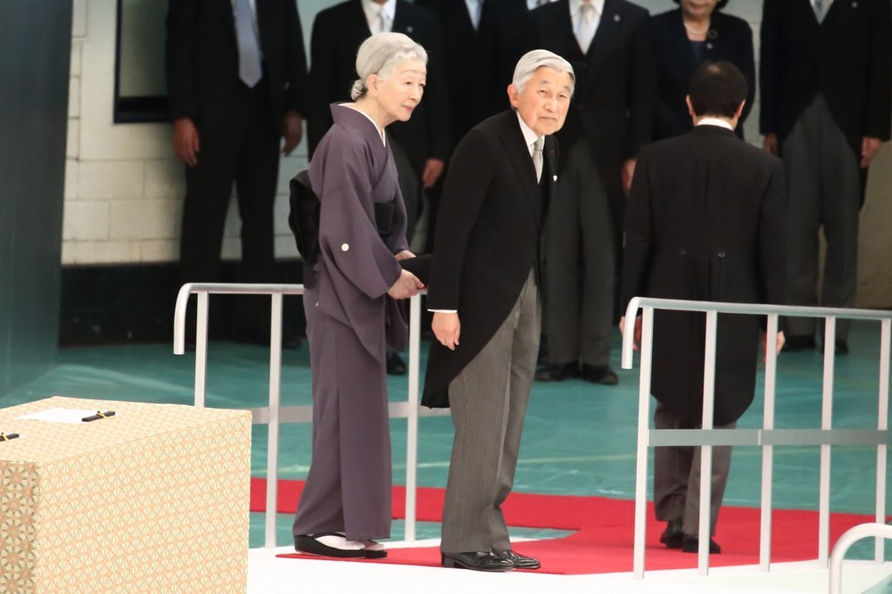 異例の「天皇陛下万歳！」　戦没者追悼式での「発声」に意見さまざま