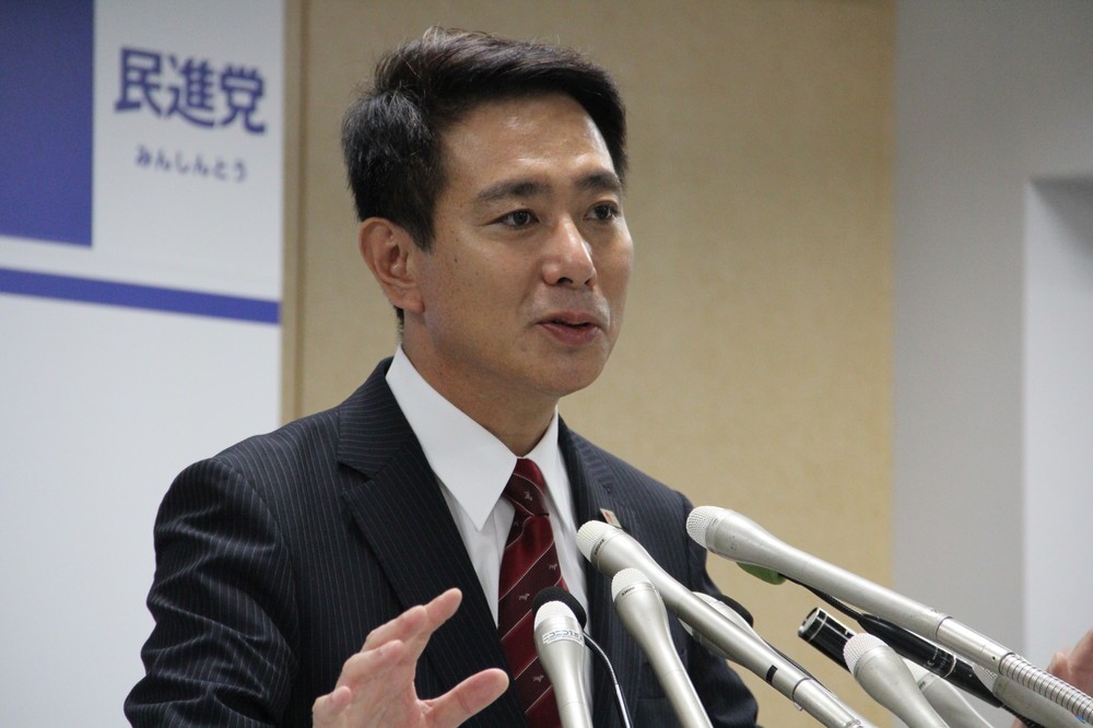 前原氏は蓮舫氏と戦う気があるのか　「非常におきれい」「我が党の宝」べた褒め