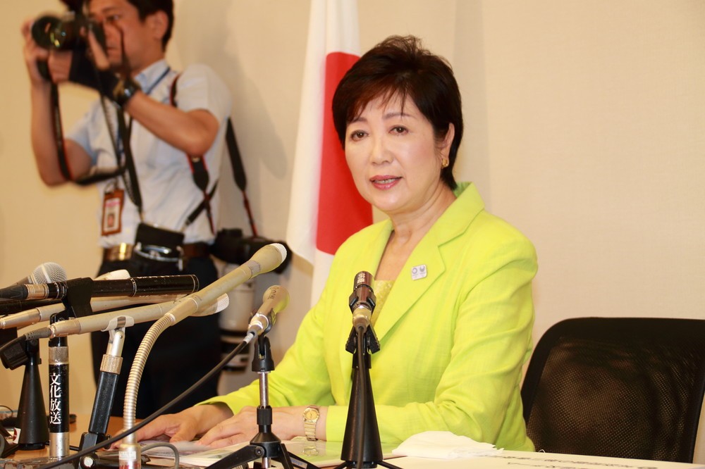 小池都知事帰国に自民都議が再びソッポ　「イジメだ」「見苦しい」