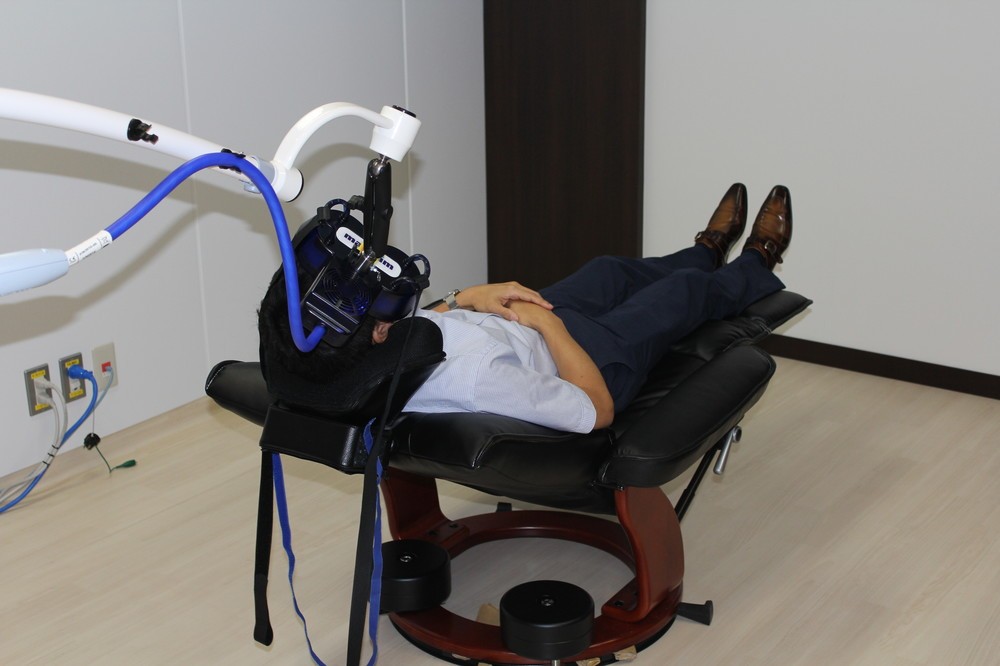 子どもの自殺招く「9月病」 「うつ病」治療のTMSが値下がりで注目