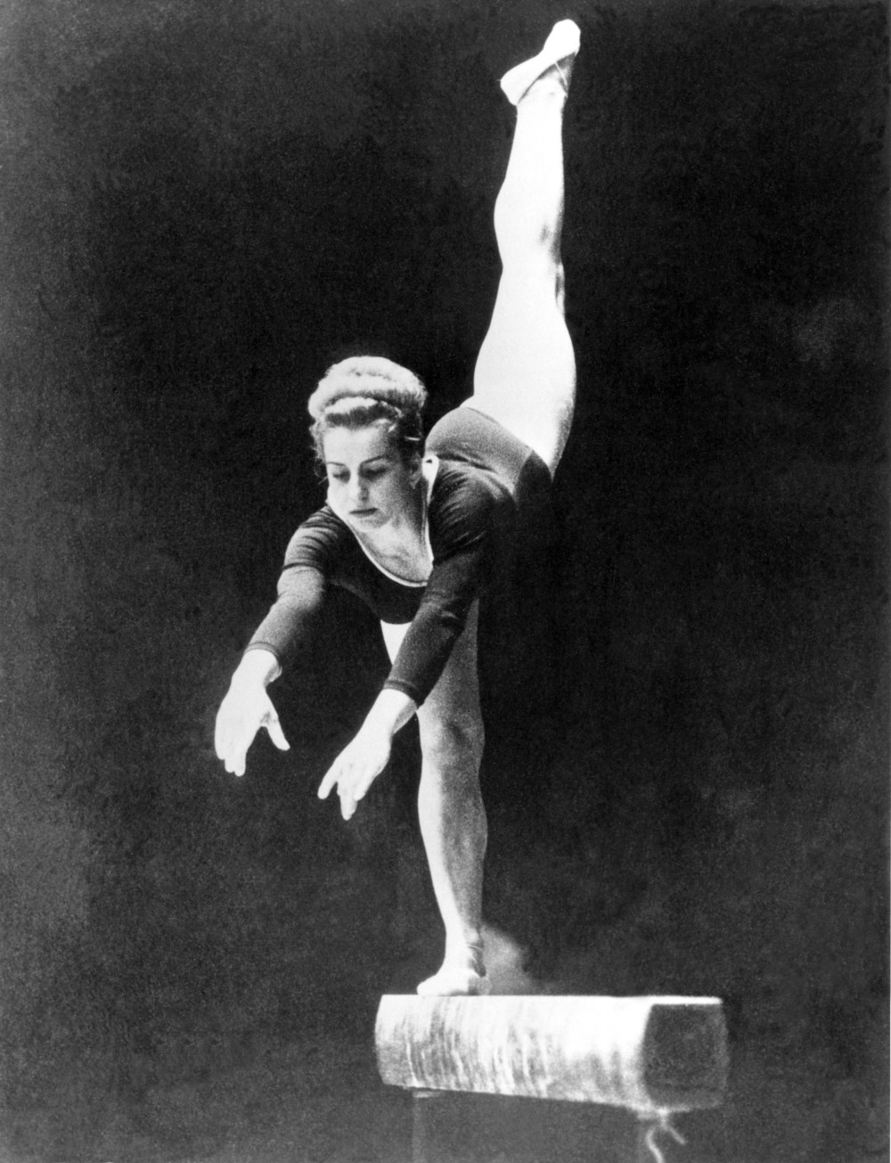 「五輪の名花」チャスラフスカさん死去　東京大会で「金」3つ　