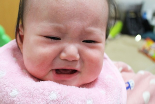 人見知りする赤ちゃんは感受性豊か　泣きながらも相手をしっかり観察