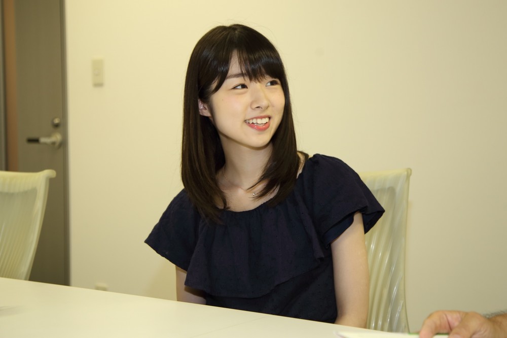 スマホとの付き合い方について話すAKB48の岩立沙穂さん