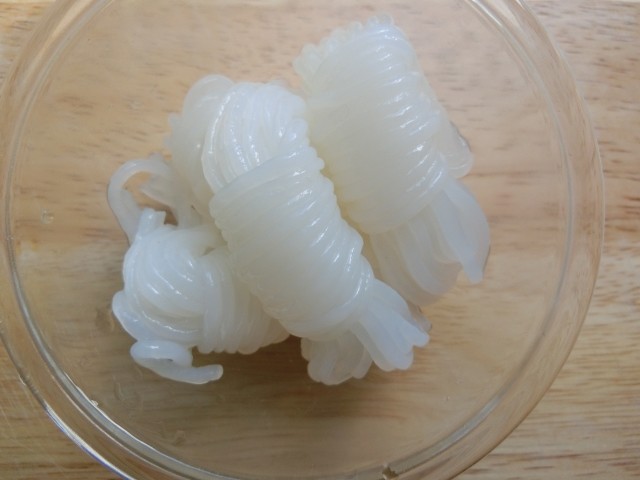 ポッチャリ有名人のダイエット挑戦記　こんにゃく食べてウエスト9.5センチ減