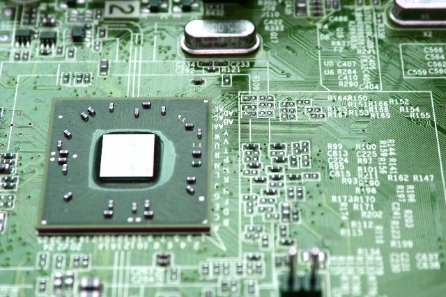 「アナログ半導体」で活路は開けるのか　ルネサス、米「インターシル」買収の目論見