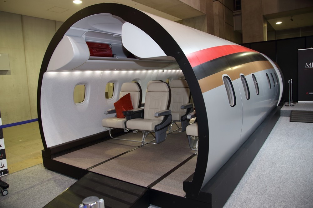 MRJの客室部分の実物大模型。実機は米国で試験飛行が予定されている