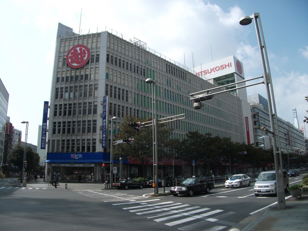 百貨店、総合スーパーの苦戦　ネット駆使する高齢者との関係