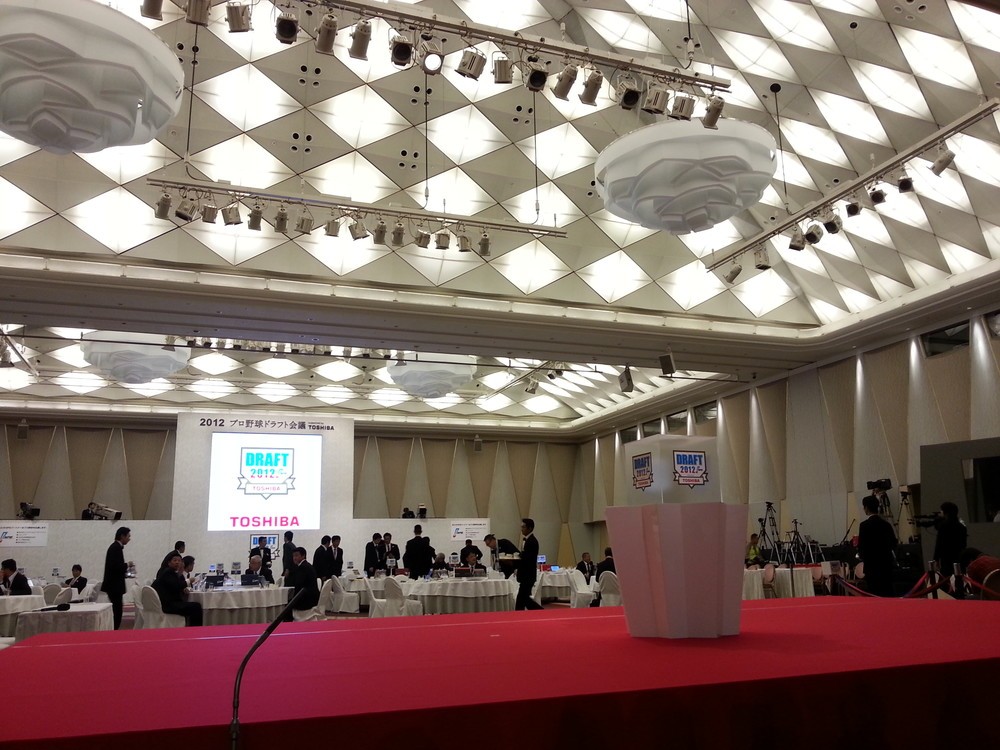 くじ引きも情報戦も負けた巨人　ドラフトの悲喜こもごも